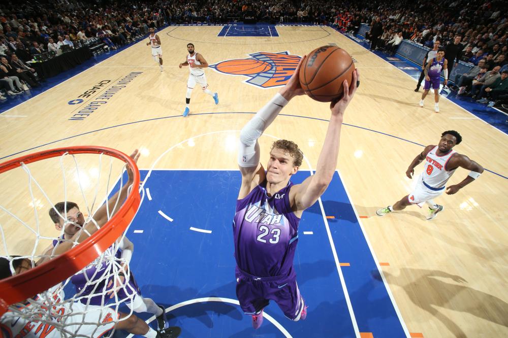 两队的碰撞 两队的碰撞