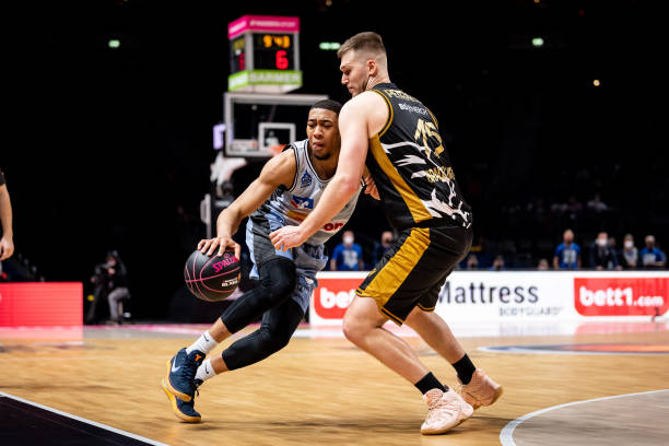 尤其在中场 尤其在中场